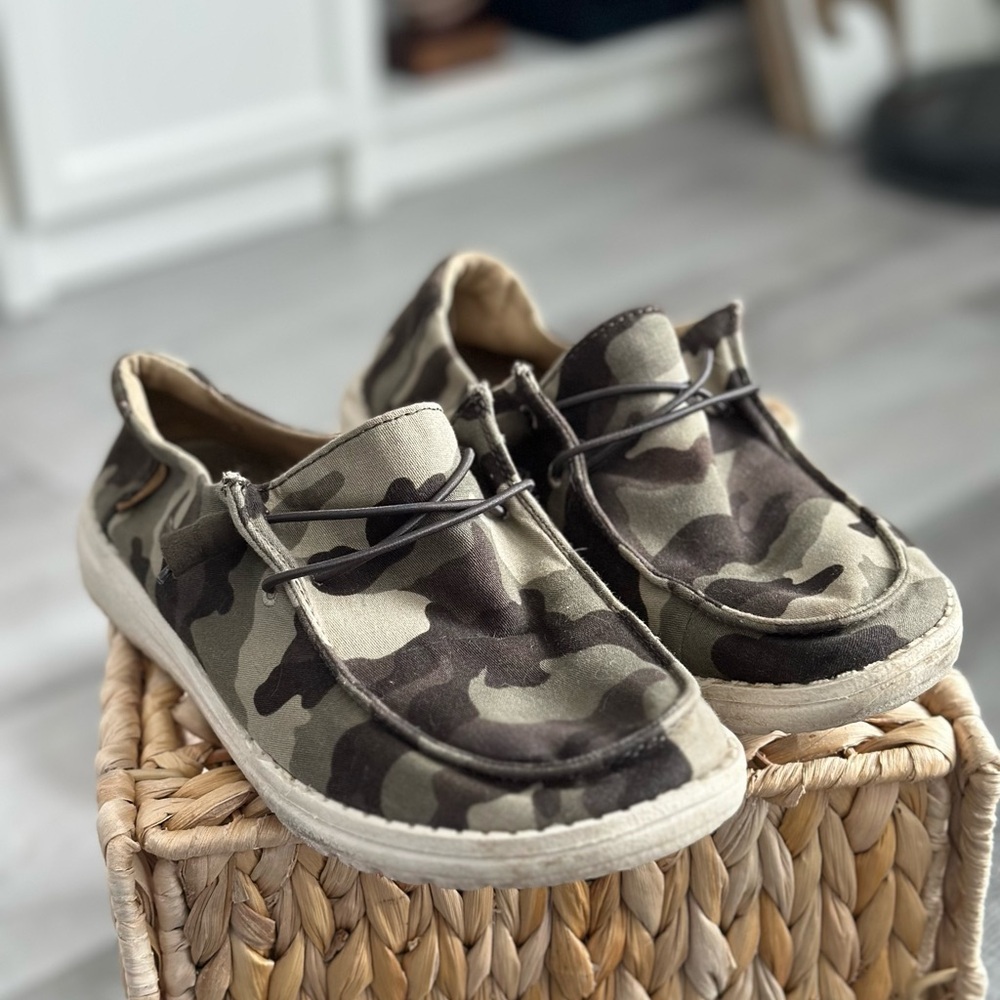 Hey Dude Wendy Camo Canvas Slip On Stretchable Loafer Shoes Women